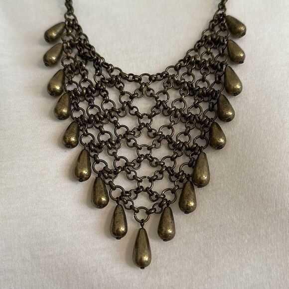 Antique/tarnished gold chain mail beaded statement necklace - Picture 2 of 5